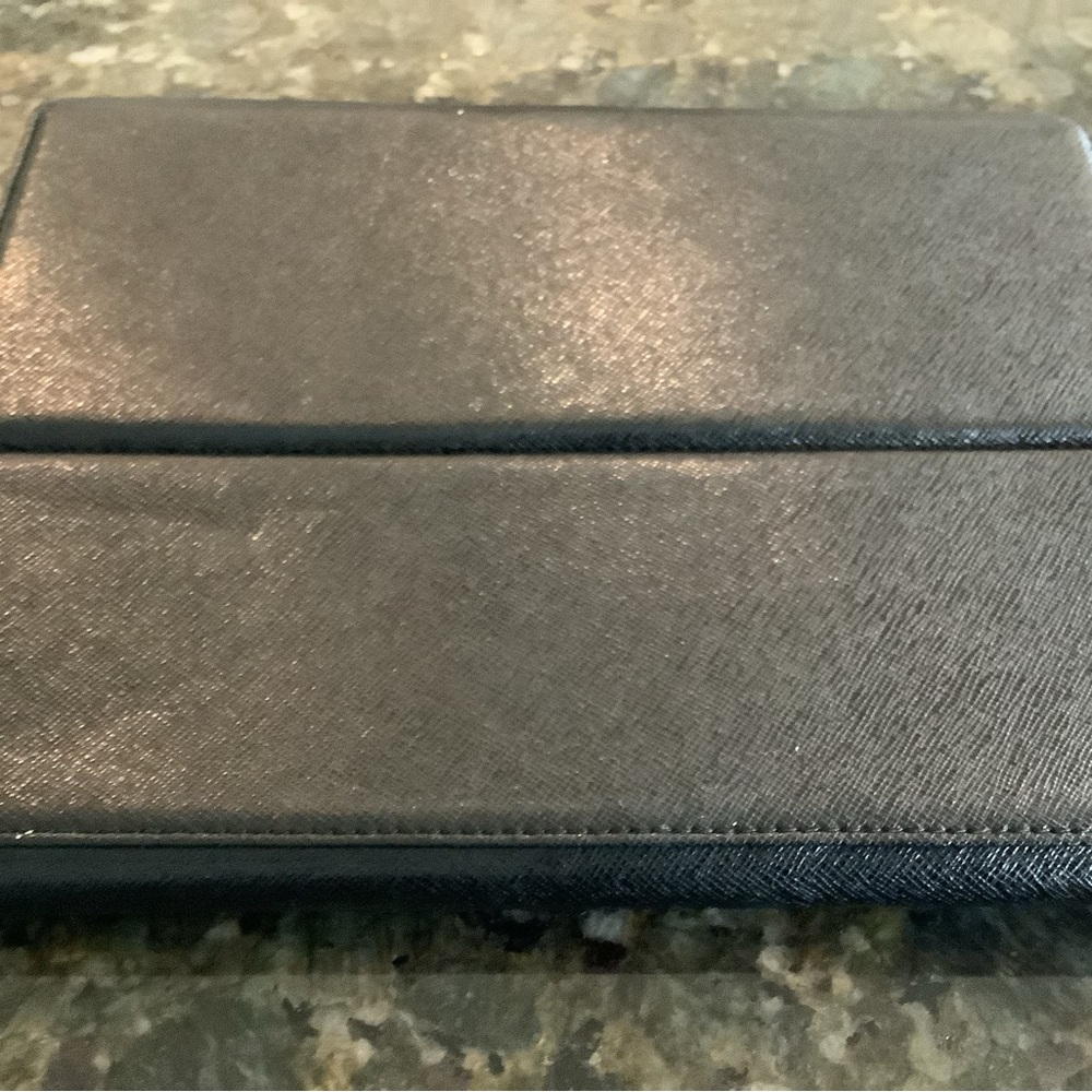 Michael Kors mini iPad case - Picture 4 of 7